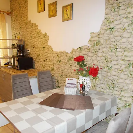 Krisztinusz Vendeghaz Apartment Fonyod